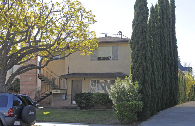 2060 Santa Clara Ave in Alameda, CA - Building Photo - Building Photo