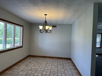 1440 S Demeter Dr in Freeport, IL - Building Photo - Building Photo