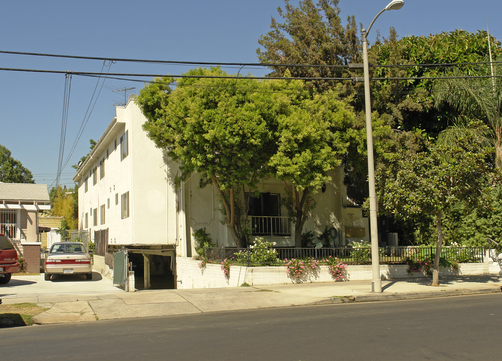 1325 N Fuller Ave in Los Angeles, CA - Building Photo