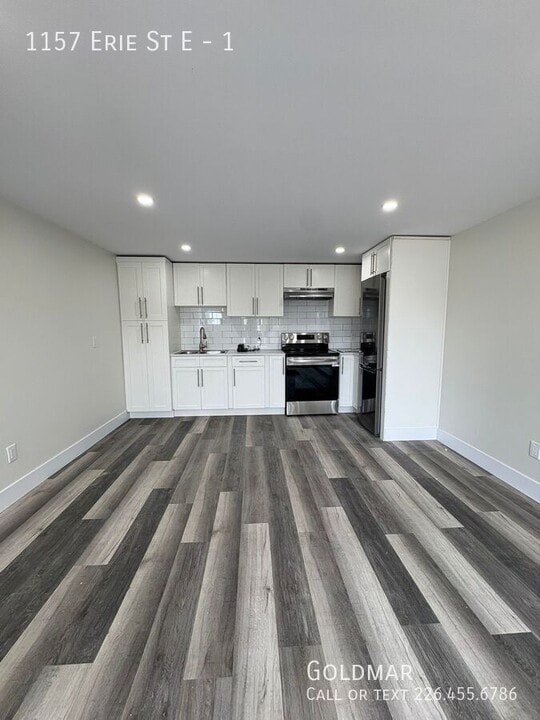 1157 Erie St E in Windsor, ON - Building Photo