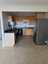 7015 Trolleyway in Playa Del Rey, CA - Foto de edificio - Building Photo