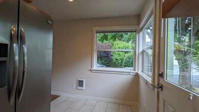 2815 SE 27th Ave, Unit 2821 in Portland, OR - Building Photo - Building Photo