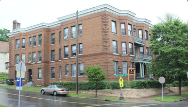 296 Bates in St. Paul, MN - Building Photo - Interior Photo