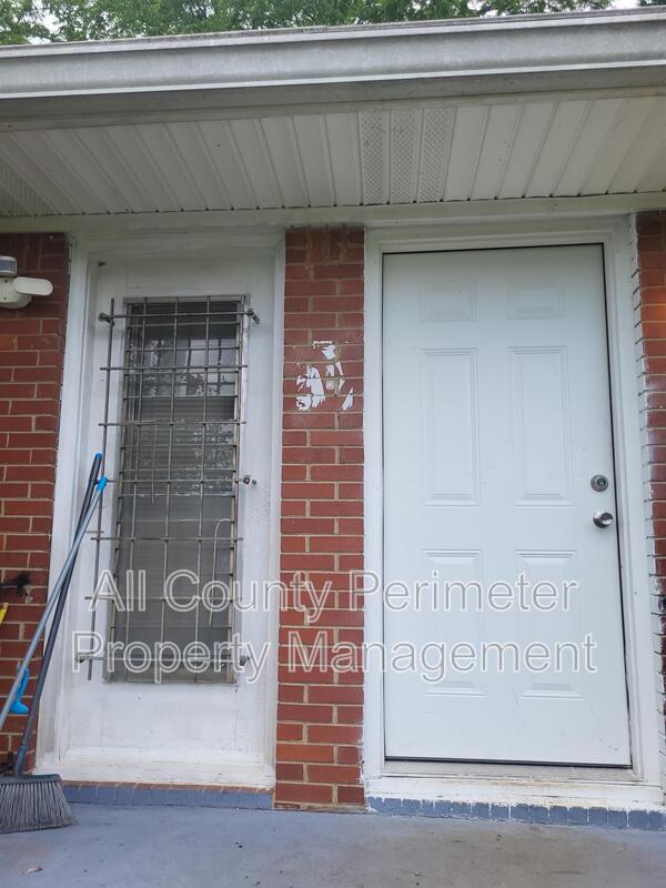 1879 Chapman Ave in East Point, GA - Building Photo - Building Photo