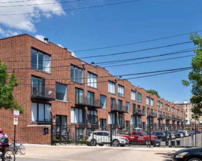 941 W Grace St, Unit 202