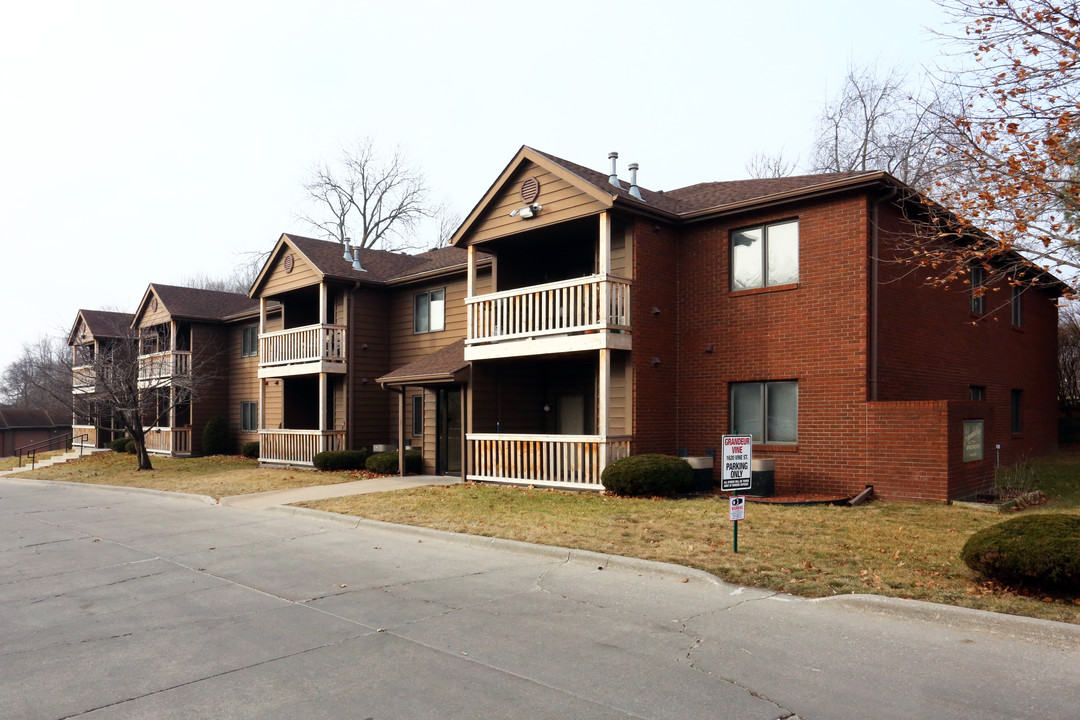 Grandeur Vine Apartments in West Des Moines, IA - Foto de edificio