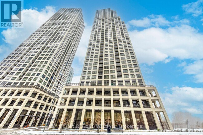 36 Elm Dr W in Mississauga, ON - Building Photo - Building Photo