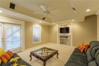 2242 Lenox Walk NE in Atlanta, GA - Building Photo - Building Photo