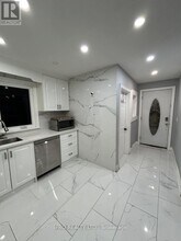 357 Cadillac Ave S in Oshawa, ON - Building Photo - Building Photo