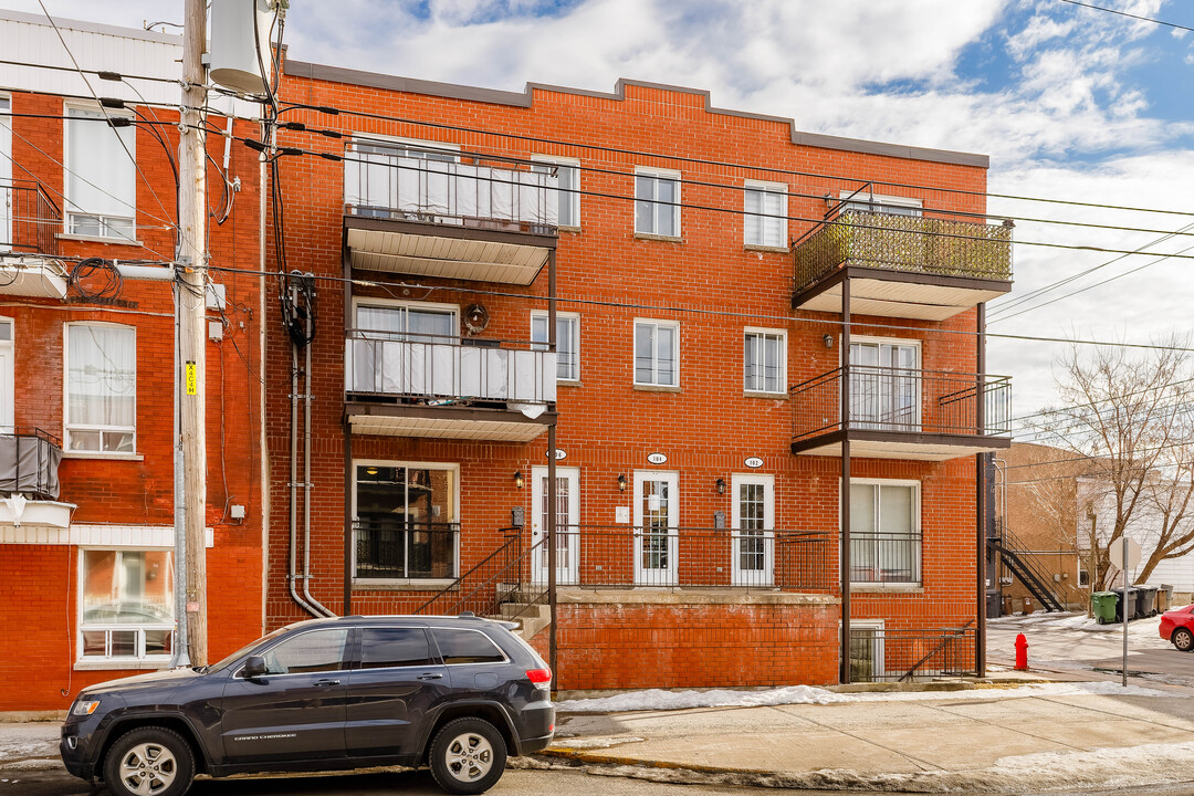 102 2E Av in Verdun, QC - Building Photo