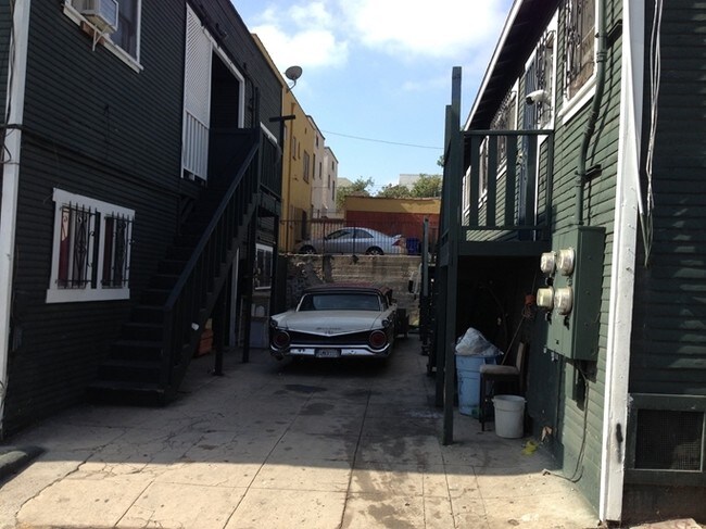 430 N Bixel St in Los Angeles, CA - Building Photo - Building Photo