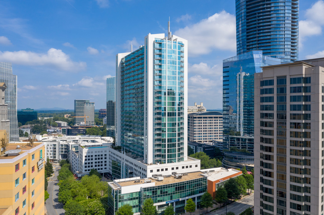 Realm Condominiums in Atlanta, GA - Building Photo