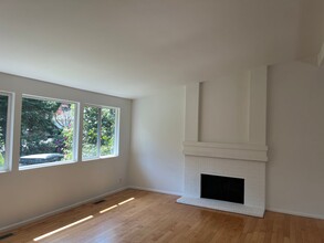 3524 170th Ave NE in Bellevue, WA - Building Photo - Building Photo
