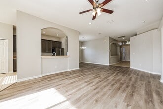 16326 Laurel Garden Ct in Spring Hill, FL - Building Photo - Building Photo