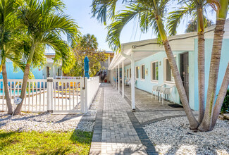 Lamara Motel Apartments in St Pete Beach, FL - Building Photo - Building Photo