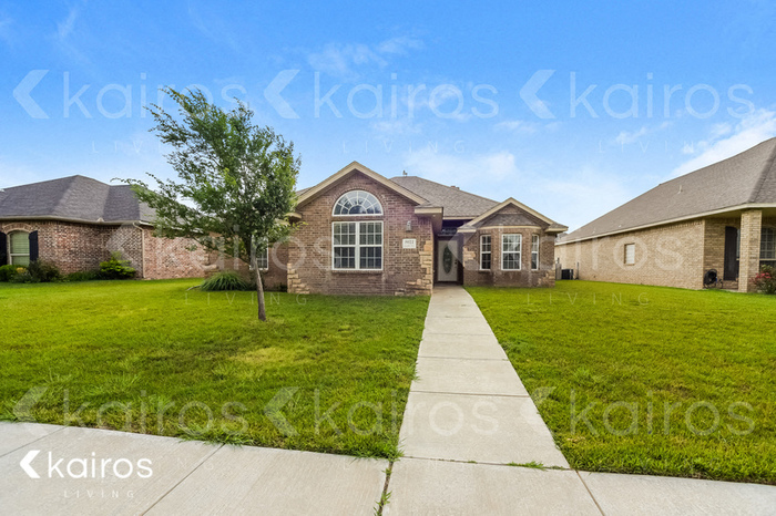 8611 Garden Way Dr in Amarillo, TX - Building Photo