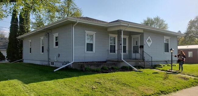 property at 417 SE 2nd St