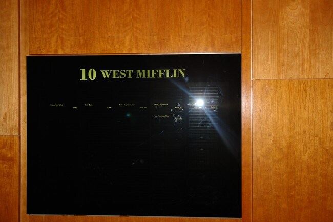 10 W Mifflin St in Madison, WI - Foto de edificio - Other