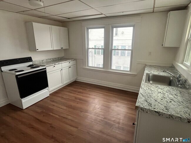 189 East Rd in Bristol, CT - Building Photo - Building Photo