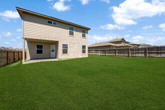 6638 Whisper Pond in San Antonio, TX - Building Photo - Building Photo
