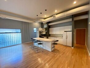 400 N Racine Ave, Unit 101 in Chicago, IL - Building Photo - Building Photo