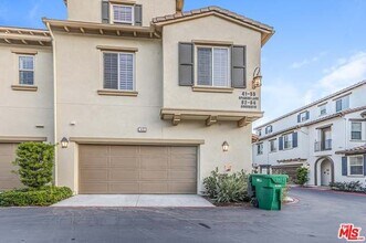 49 Spanish Lace in Irvine, CA - Building Photo - Building Photo