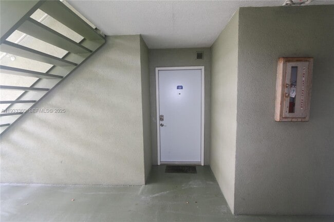 10755 SW 108th Ave in Miami, FL - Building Photo - Building Photo