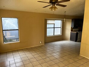 4011 Colonial Sun Dr in San Antonio, TX - Building Photo - Building Photo