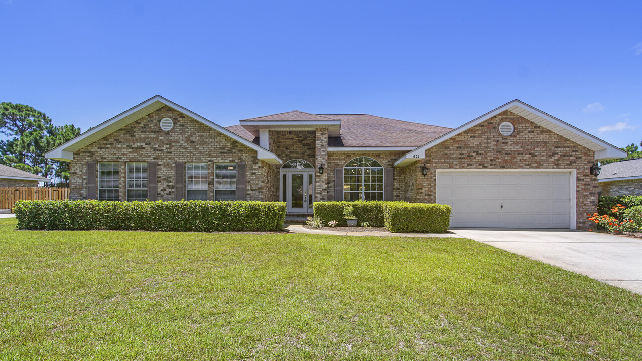 621 E Shipwreck Rd in Santa Rosa Beach, FL - Building Photo