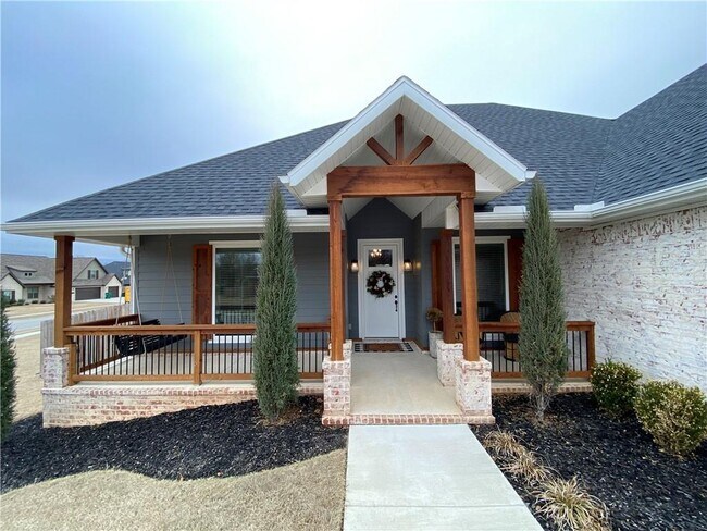 300 Waterfall Ln in Springdale, AR - Building Photo - Building Photo
