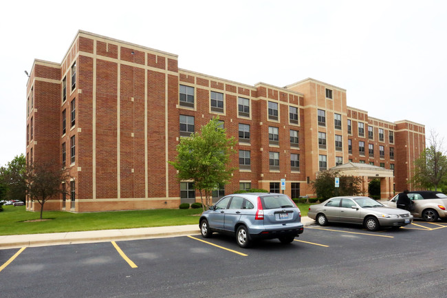 The Residences at Carriage Creek in Richton Park, IL - Foto de edificio - Primary Photo