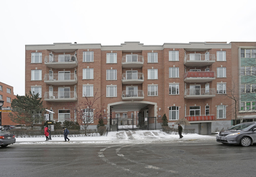 5850 Monkland in Montréal, QC - Building Photo