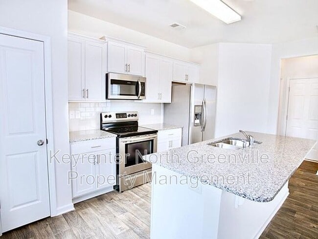 36 Moorlyn Ln in Greer, SC - Building Photo - Building Photo