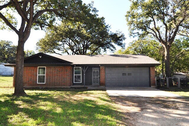 property at 1005 Stewart Ct