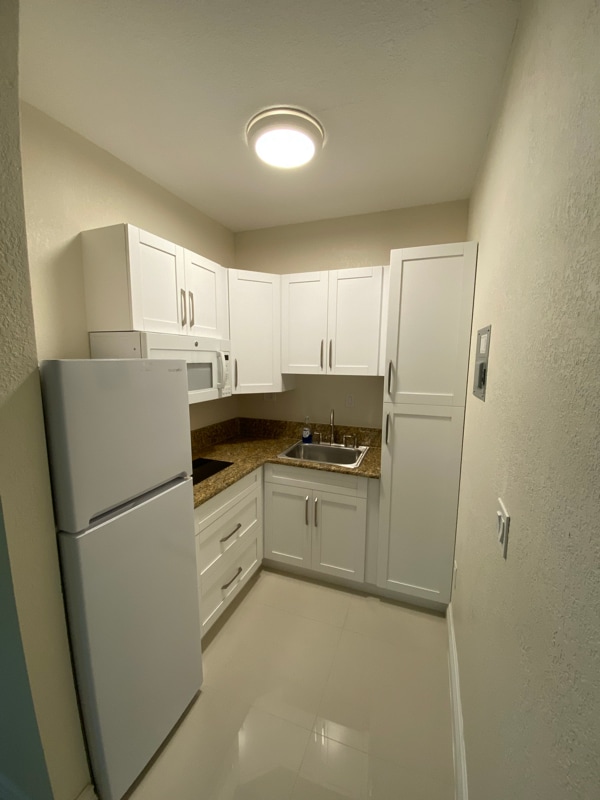 12400 SW 97th Ave in Miami, FL - Building Photo - Building Photo