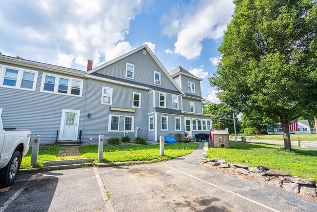 85 E Main St in West Brookfield, MA - Building Photo - Building Photo