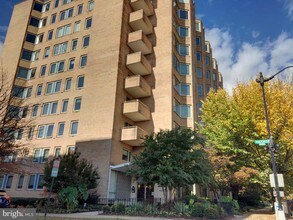 2800 Wisconsin Ave NW-Unit -301 in Washington, DC - Building Photo - Building Photo