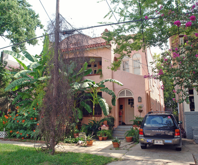 670 N 6th St in Baton Rouge, LA - Foto de edificio - Building Photo