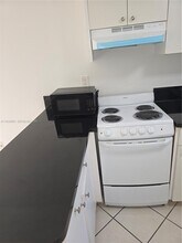 3090 Bird Ave in Miami, FL - Foto de edificio - Building Photo