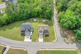 296 Birch Ave in Spring Lake, NC - Foto de edificio - Building Photo