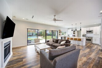 1215 Bethlehem St in Houston, TX - Building Photo - Building Photo