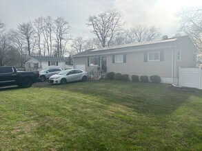 1159 Joselson Ave in Bay Shore, NY - Building Photo - Building Photo