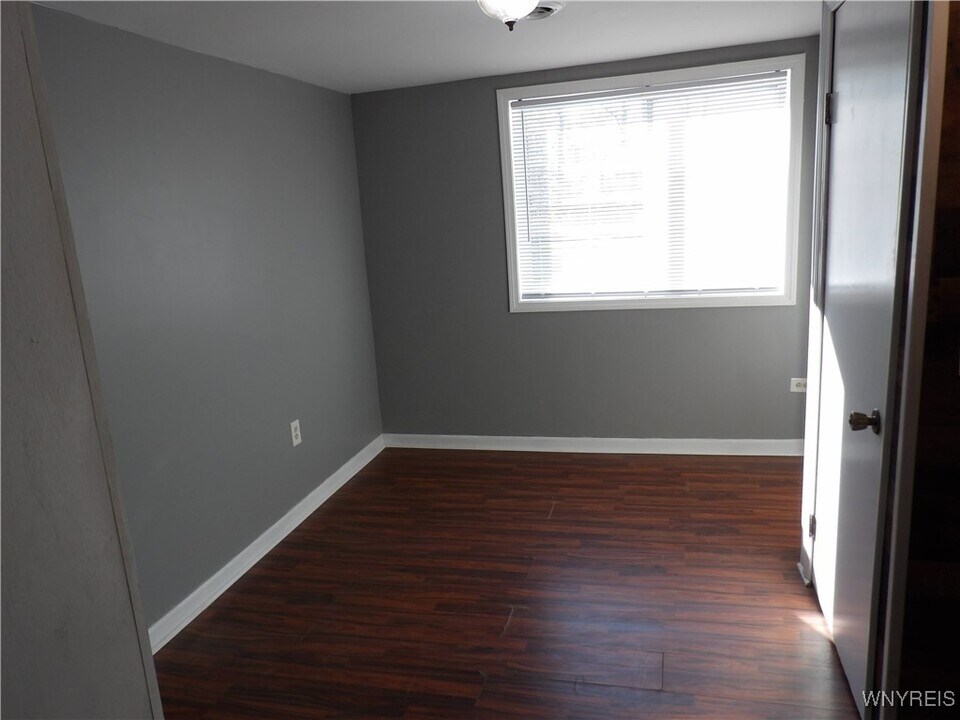 10332 Transit Rd in East Amherst, NY - Building Photo