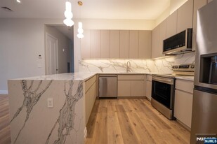 1722 Springfield Ave in Maplewood, NJ - Building Photo