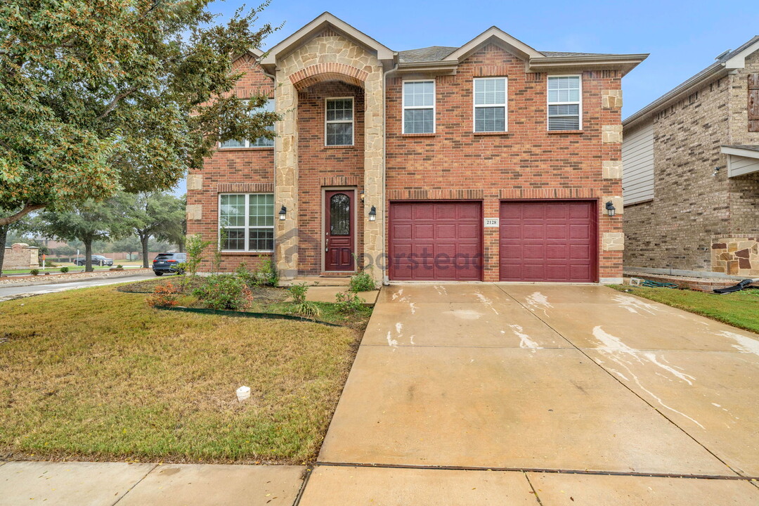 2128 Valley Forge Trl in Fort Worth, TX - Foto de edificio