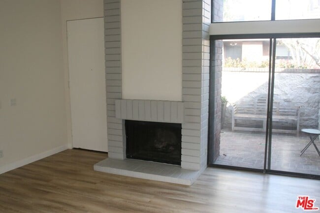 4561 Alla Rd in Marina Del Rey, CA - Building Photo - Building Photo
