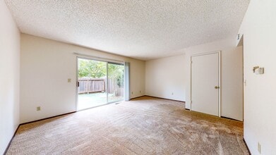 35 Front St in Healdsburg, CA - Building Photo - Building Photo