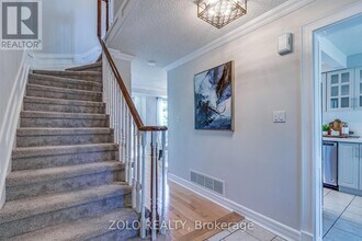 710 Hayes Ave in Oshawa, ON - Building Photo - Building Photo