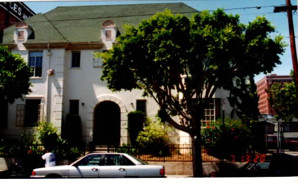 815 Green Ave in Los Angeles, CA - Building Photo