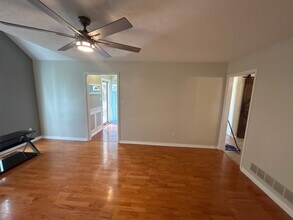 7701 Beagle Pl in Louisville, KY - Building Photo - Building Photo